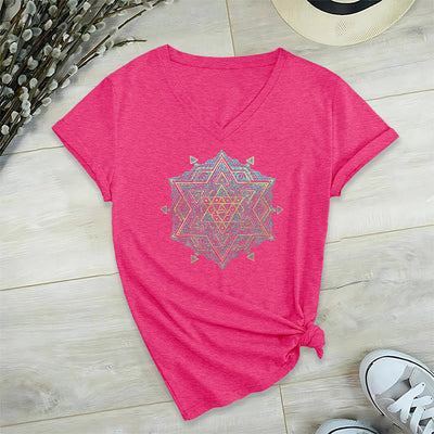 Olivenorma Metatros Würfelsymbol Heilige Geometrie Heilung Tee V-Ausschnitt Spirituelles T-Shirt - HotPink - 2XL - image 33