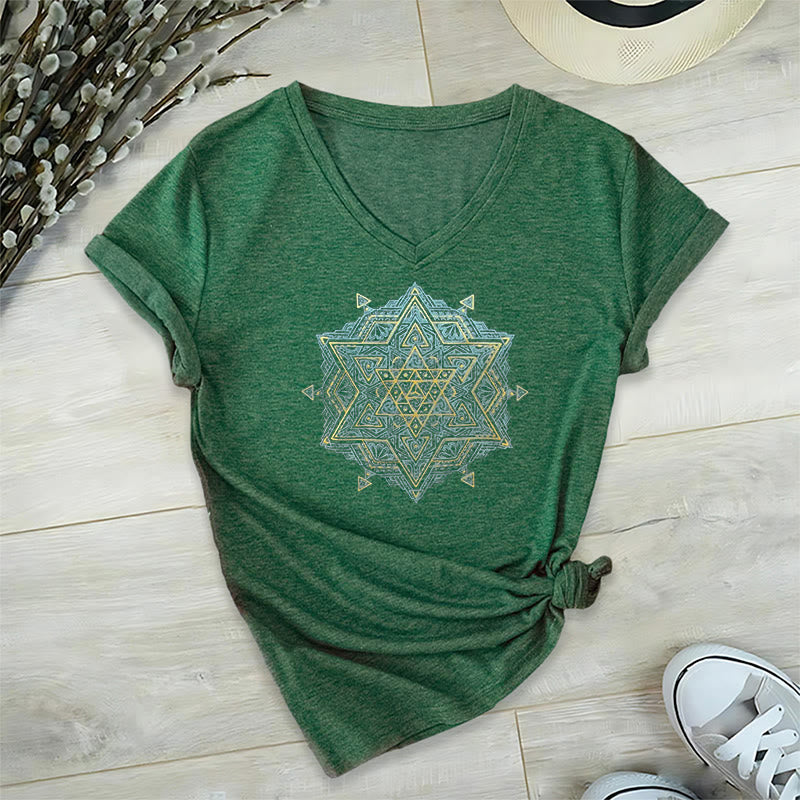Olivenorma Metatros Würfelsymbol Heilige Geometrie Heilung Tee V-Ausschnitt Spirituelles T-Shirt - Grün - 2XL - image 25