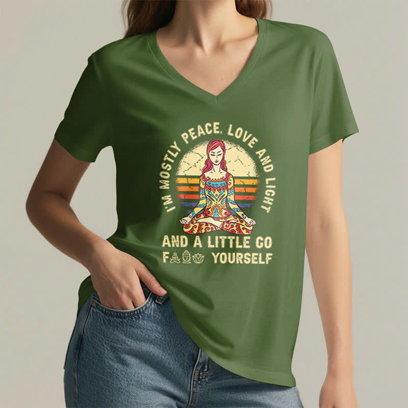 Olivenorma Yoga-T-Shirt „Ich bin hauptsächlich Frieden, Liebe und Licht“ - image 14