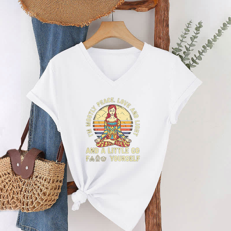 Olivenorma Yoga-T-Shirt „Ich bin hauptsächlich Frieden, Liebe und Licht“ - image 6