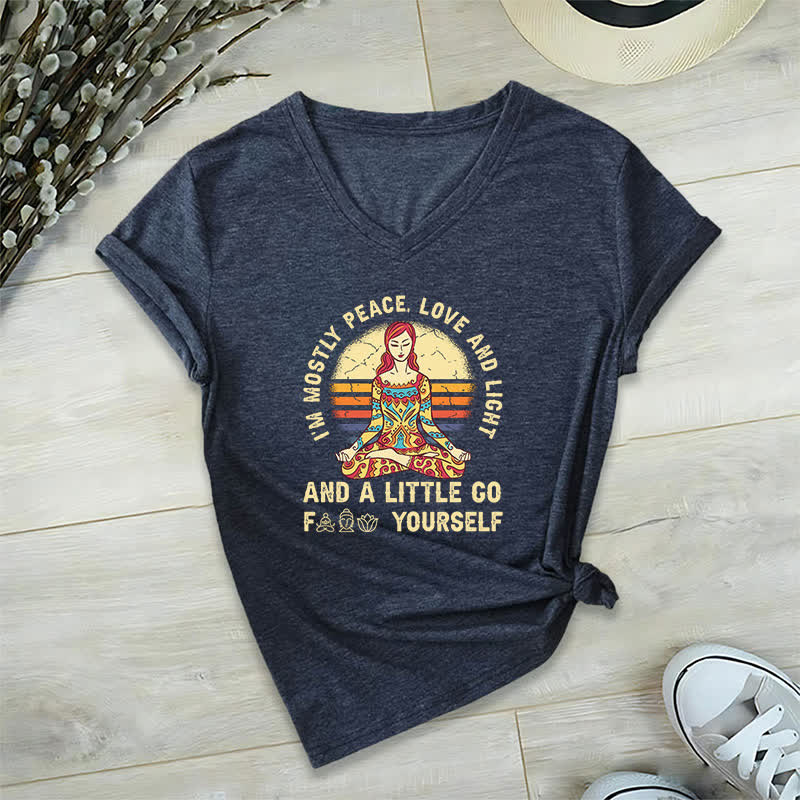 Olivenorma Yoga-T-Shirt „Ich bin hauptsächlich Frieden, Liebe und Licht“ - Marineblau - 2XL - image 7
