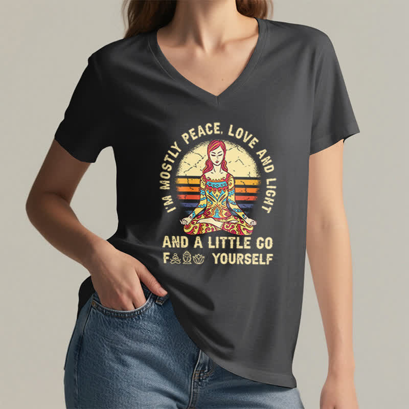 Olivenorma Yoga-T-Shirt „Ich bin hauptsächlich Frieden, Liebe und Licht“ - image 17