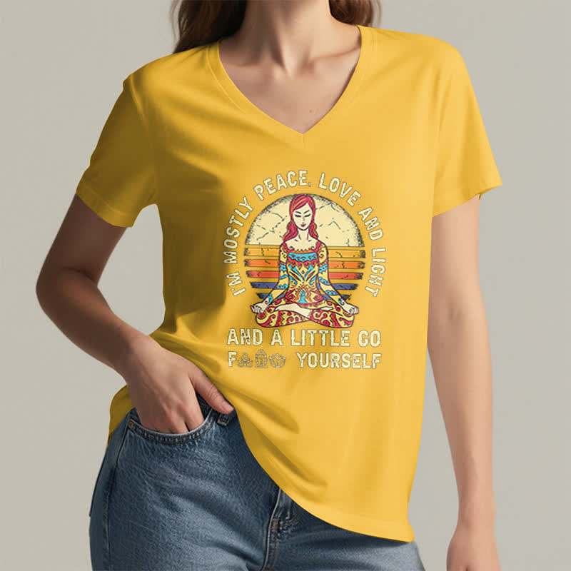 Olivenorma Yoga-T-Shirt „Ich bin hauptsächlich Frieden, Liebe und Licht“ - image 23