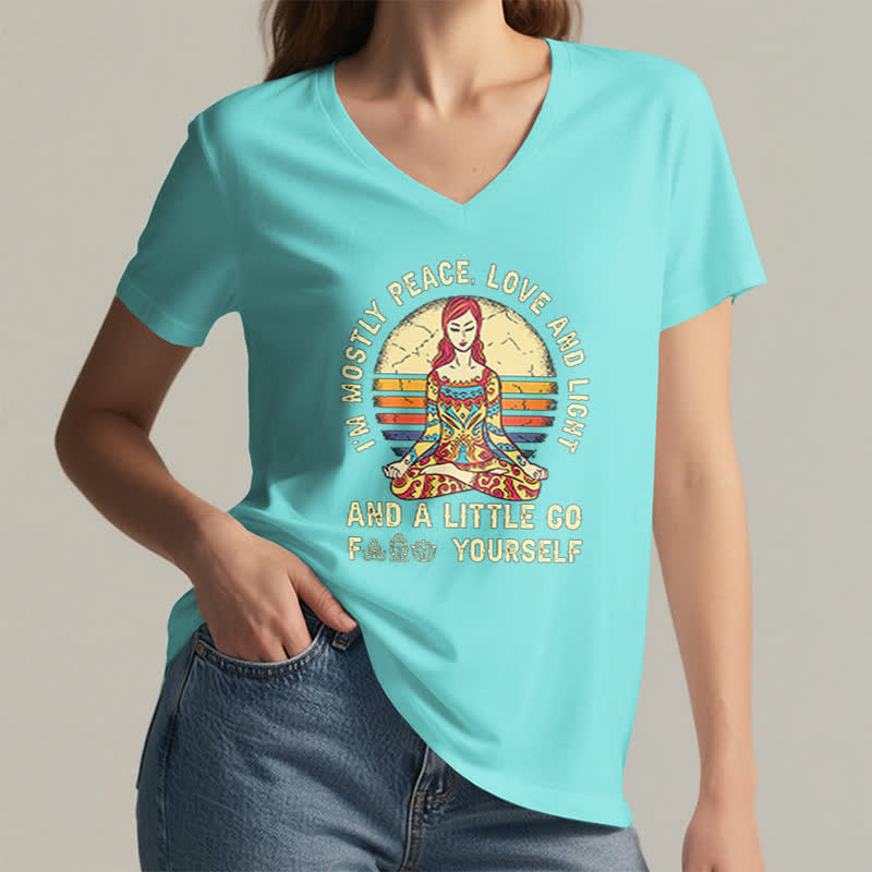 Olivenorma Yoga-T-Shirt „Ich bin hauptsächlich Frieden, Liebe und Licht“ - image 35