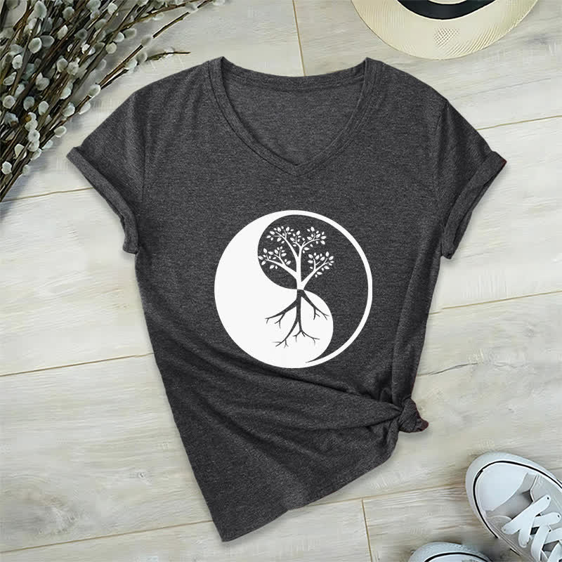 Olivenorma Yin Yang Baum Yoga Meditation T-Shirt mit V-Ausschnitt - Grau - 2XL - image 1