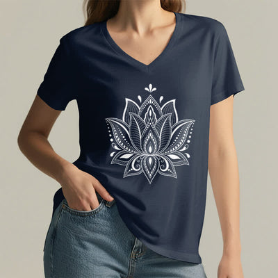 Olivenorma Mandala Lotusblume T-Shirt mit V-Ausschnitt - image 7