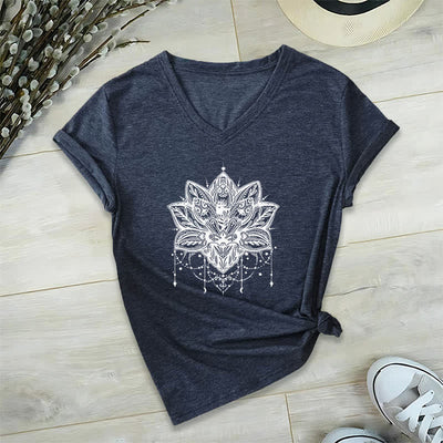 Olivenorma – T-Shirt mit V-Ausschnitt und Lotus-Print - Marineblau - 2XL - image 5