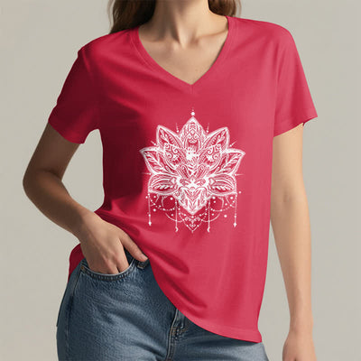 Olivenorma – T-Shirt mit V-Ausschnitt und Lotus-Print - image 16