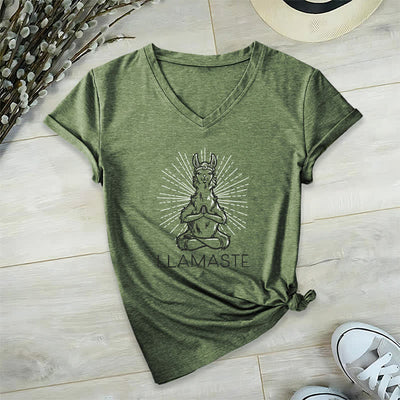 Olivenorma Lustiges Yoga-Lama-Namaste-Workout T-Shirt mit V-Ausschnitt - Olivgrün - 2XL - image 8