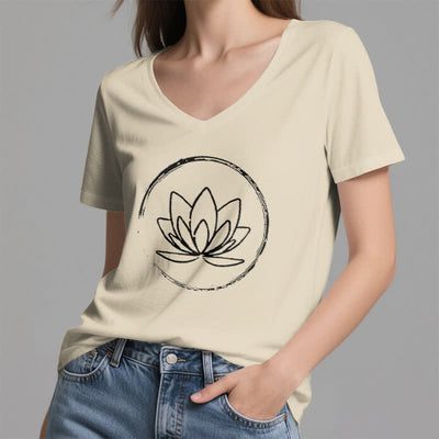 Olivenorma Boho-T-Shirt mit lockerem V-Ausschnitt und Lotusblume - image 22