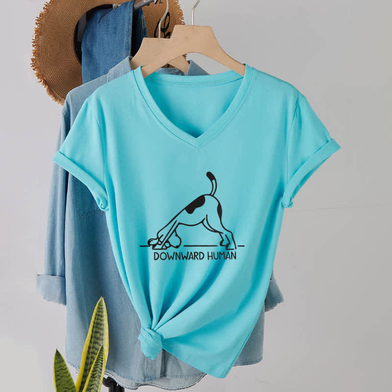 Olivenorma Downward-Facing Dog Yoga T-Shirt mit V-Ausschnitt - Seeblau - 2XL - image 23