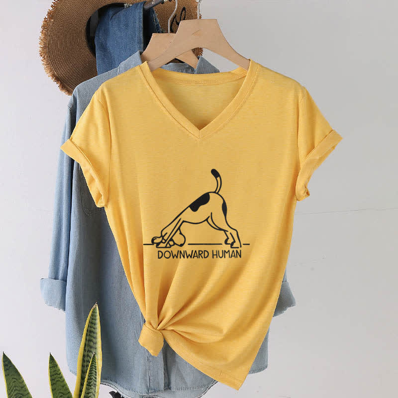 Olivenorma Downward-Facing Dog Yoga T-Shirt mit V-Ausschnitt - Gelb - 2XL - image 15