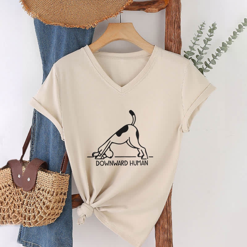 Olivenorma Downward-Facing Dog Yoga T-Shirt mit V-Ausschnitt - Khaki - 2XL - image 21