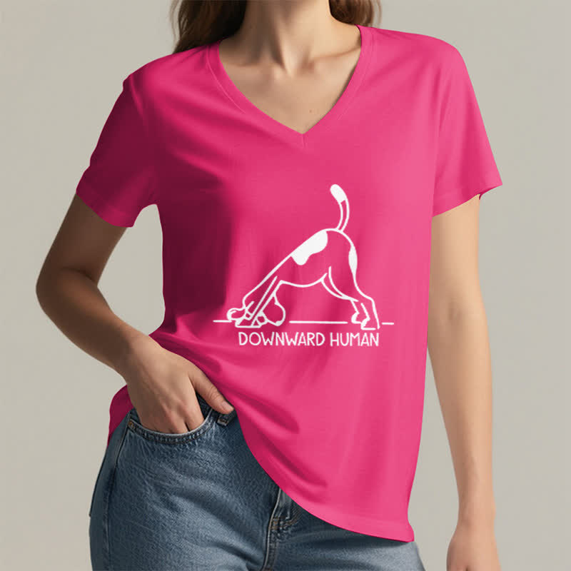 Olivenorma Downward-Facing Dog Yoga T-Shirt mit V-Ausschnitt - image 20
