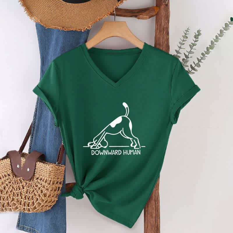 Olivenorma Downward-Facing Dog Yoga T-Shirt mit V-Ausschnitt - Dunkelgrün - 2XL - image 7