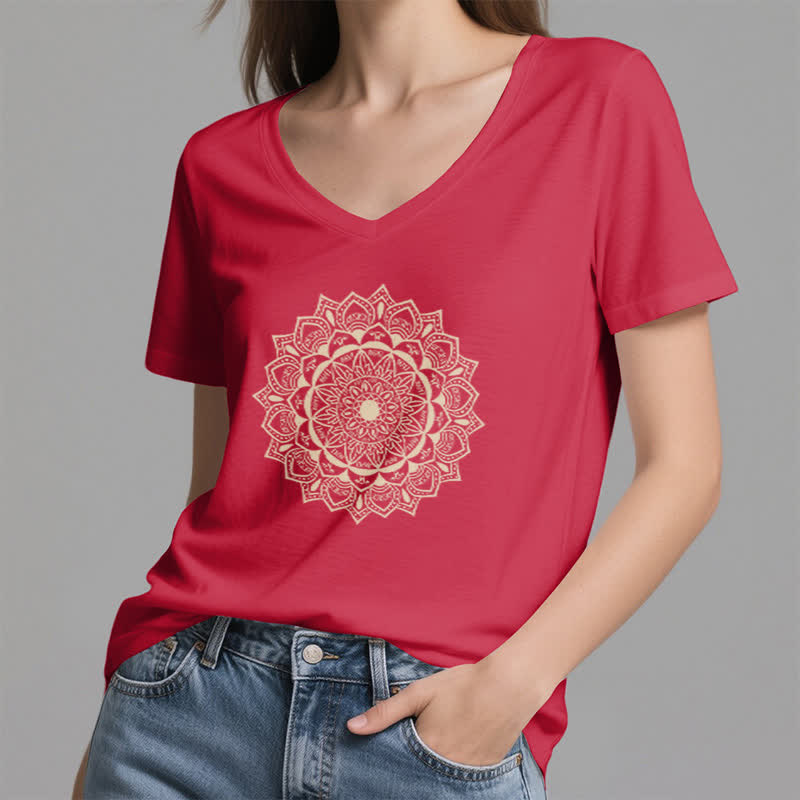 Olivenorma Mandala Lotus Boho Flower Yoga T-Shirt mit V-Ausschnitt - image 14