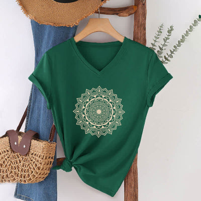 Olivenorma Mandala Lotus Boho Flower Yoga T-Shirt mit V-Ausschnitt - Dunkelgrün - 2XL - image 7