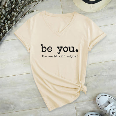 Olivenorma „Sei du selbst, die Welt wird sich anpassen“ T-Shirt mit V-Ausschnitt - Khaki - 2XL - image 21