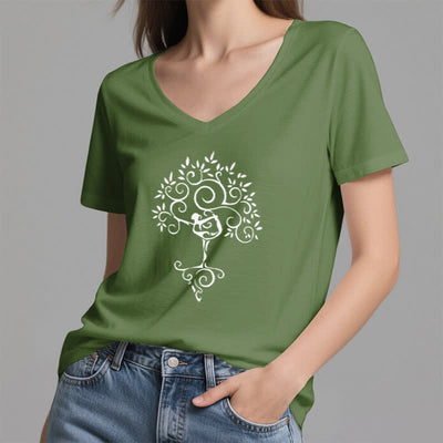 Olivenorma Yoga Baumpose T-Shirt mit V-Ausschnitt - image 17