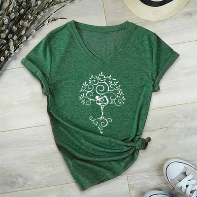Olivenorma Yoga Baumpose T-Shirt mit V-Ausschnitt - Dunkelgrün - 2XL - image 4