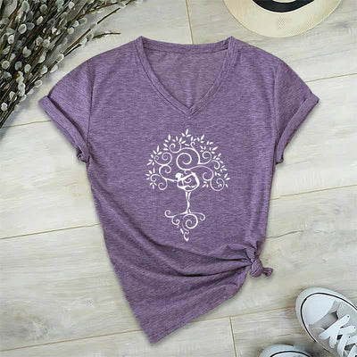 Olivenorma Yoga Baumpose T-Shirt mit V-Ausschnitt - Lila - 2XL - image 1