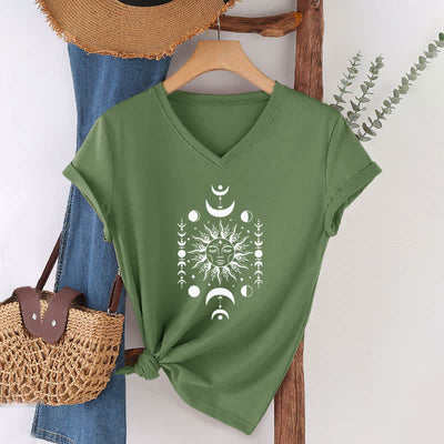 Olivenorma Sonne und Mond Ästhetisches Yoga T-Shirt mit V-Ausschnitt - Olivgrün - image 7