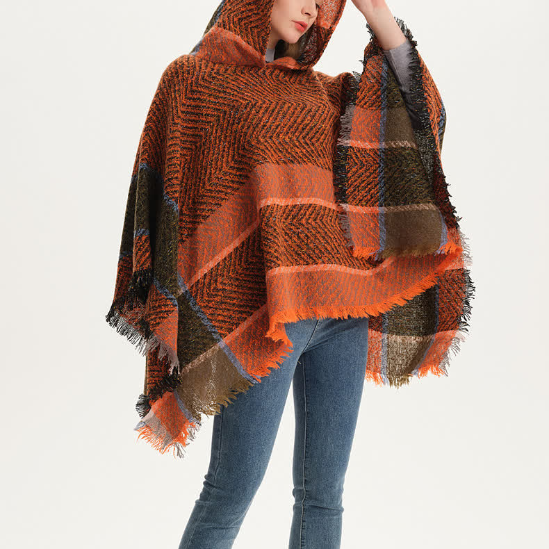 Olivenorma – Gemütlicher Pullover-Poncho-Schal mit Fischgrätenmuster - image 5
