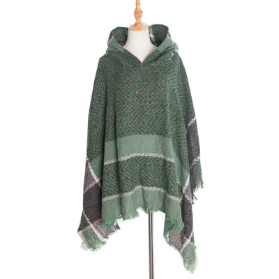 Olivenorma – Gemütlicher Pullover-Poncho-Schal mit Fischgrätenmuster - Grün - image 12