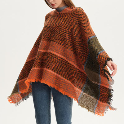 Olivenorma – Gemütlicher Pullover-Poncho-Schal mit Fischgrätenmuster - image 8