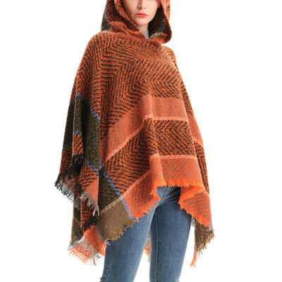 Olivenorma – Gemütlicher Pullover-Poncho-Schal mit Fischgrätenmuster - image 2