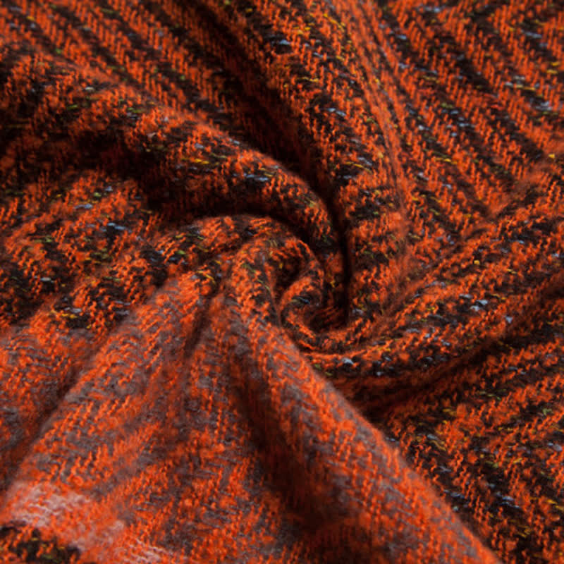 Olivenorma – Gemütlicher Pullover-Poncho-Schal mit Fischgrätenmuster - image 10