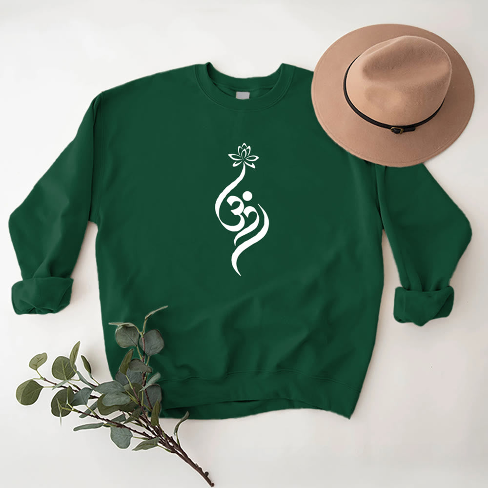 Olivenorma Leichtes Fleece-Sweatshirt mit OM-Symbol, Lotus-Meditation, spiritueller Inspiration - image 1