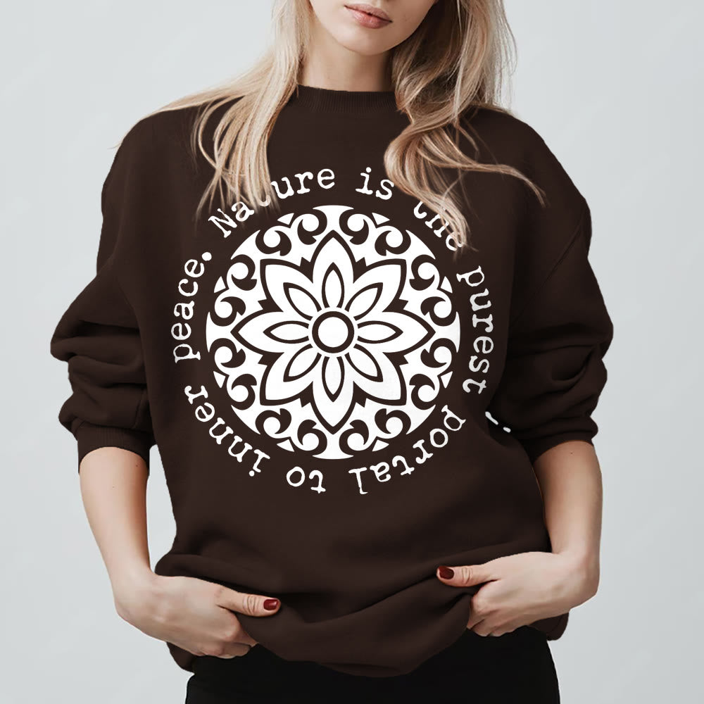 Olivenorma – Die Natur ist das reinste Portal zum inneren Frieden – Fleece-Sweatshirt mit spirituellem Motiv - Braun - 2XL - image 7