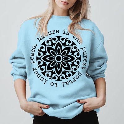 Olivenorma – Die Natur ist das reinste Portal zum inneren Frieden – Fleece-Sweatshirt mit spirituellem Motiv - Blau - 2XL - image 15