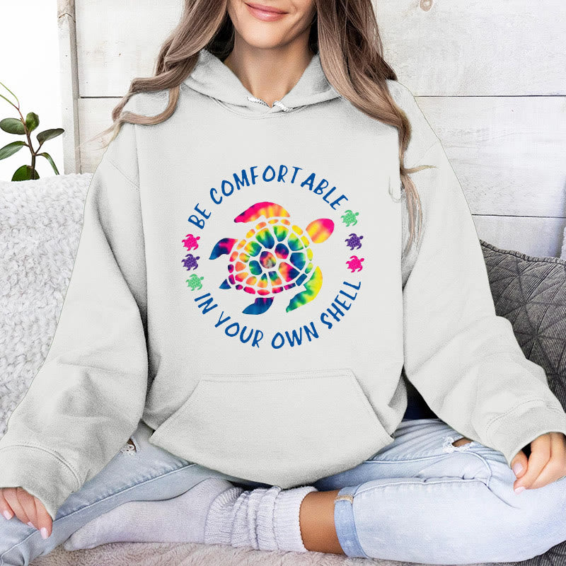 Olivenorma "Fühlen Sie sich wohl in Ihrer Muschel" Spirituelle Kapuzenpullover mit Meeresschildkröte, Fleece-Kapuzenpullover - Weiß - 2XL - image 0