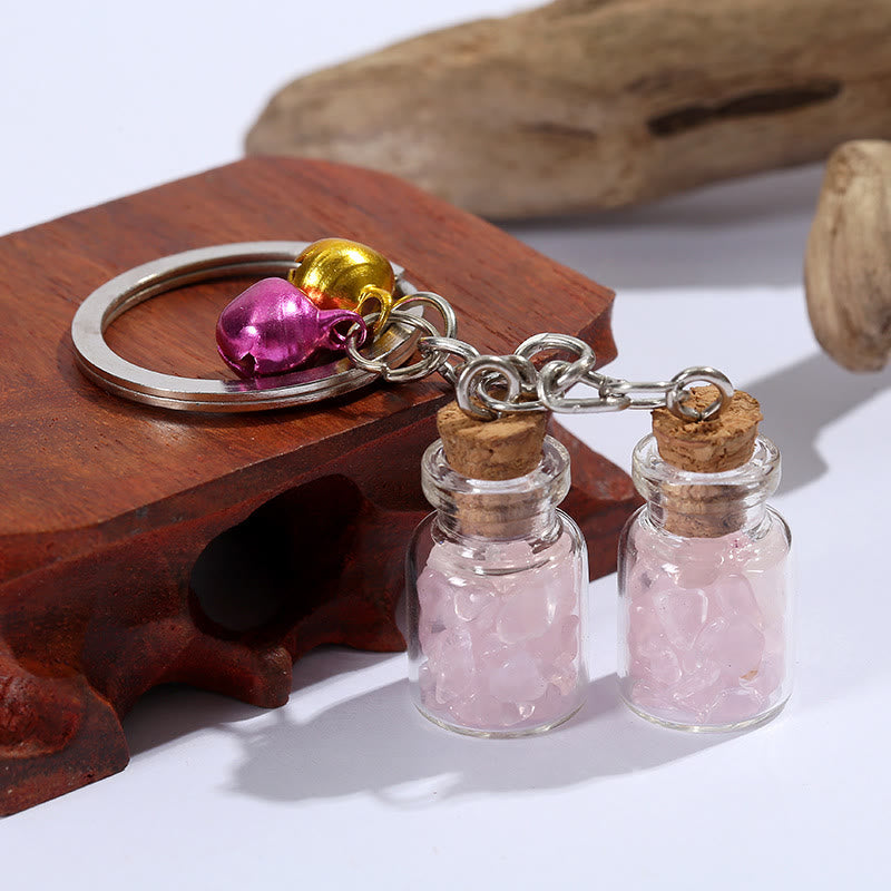 Olivenorma Natürliche Kristallsplitter in Mini-Glasflasche als Schlüsselanhänger mit Glöckchen - Rosa Kristall - image 5