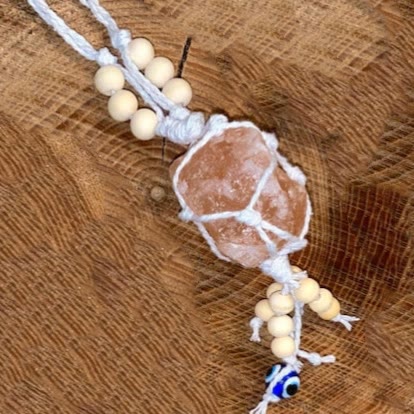 Olivenorma Buntes Makramee-Seil mit natürlichem Kristall-Anhänger, Schlüsselanhänger - Weißes Seil - Rosa Kaiserstein - image 4