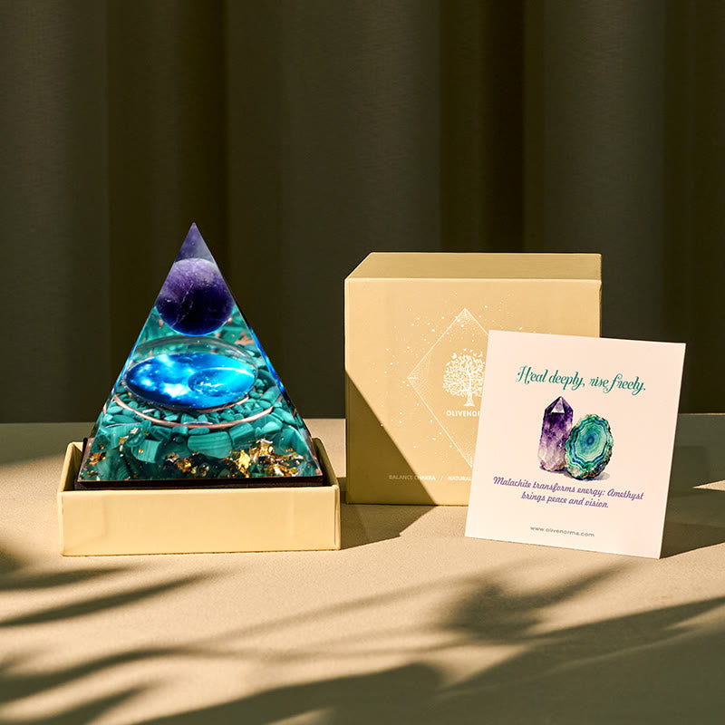 Olivenorma Mystic Union Amethyst & Malachit Orgon-Pyramide - 10 x 10 cm (mit Karte) - JA BITTE 8 $ - image 0