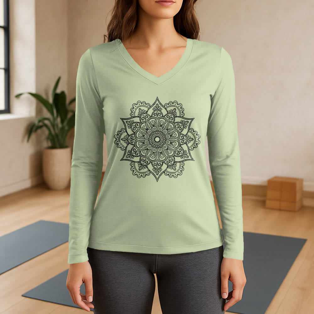 Olivenorma Langarm-T-Shirt mit buntem Lotus-Elefanten-Print und V-Ausschnitt - Hellgrün - 3XL - image 10