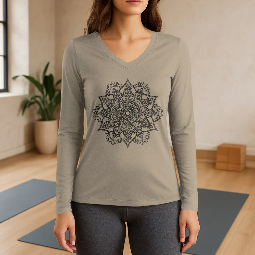 Olivenorma Langarm-T-Shirt mit buntem Lotus-Elefanten-Print und V-Ausschnitt - Khaki - 3XL - image 17