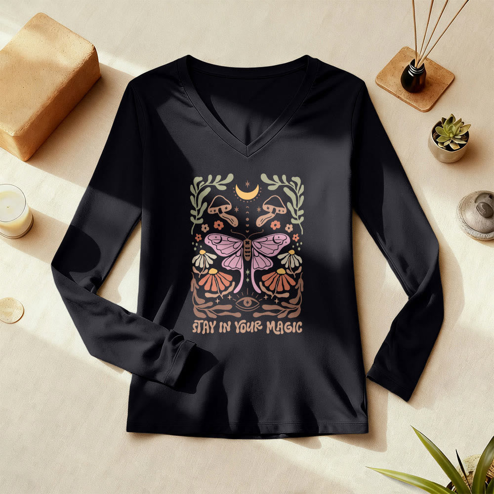 Olivenorma Luna Moth Langarm-T-Shirt mit V-Ausschnitt - image 1