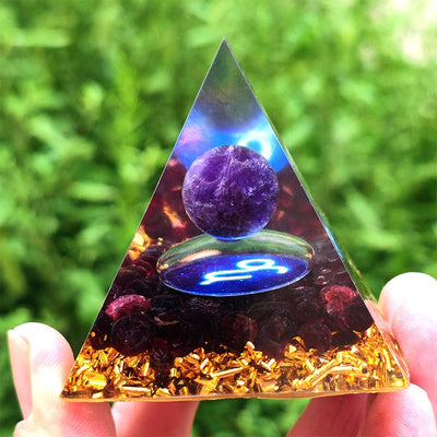 Olivenorma Amethyst mit Granat Steinbock Tierkreis Orgon Pyramide 