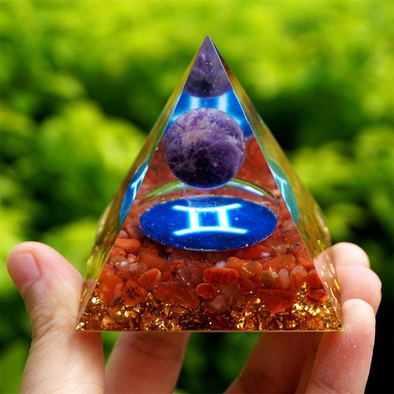 Olivenorma Amethyst mit rotem Achat Zwillinge Tierkreis Orgone Pyramide