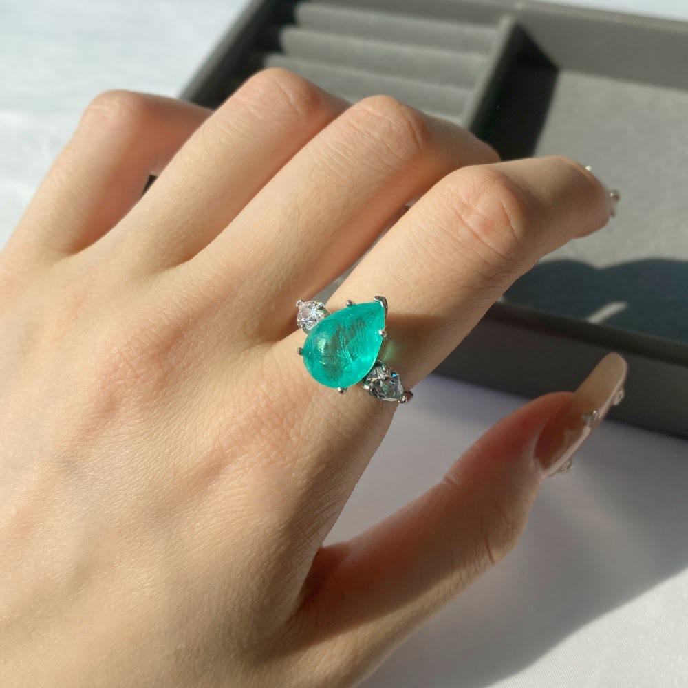 Olivenorma Paraiba Turmalin Weißer Zirkon Exquisiter Ring 