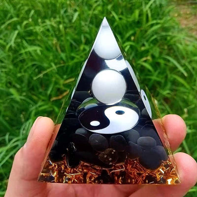 Olivenorma-Obsidian mit weißer Jade-Heil-Orgon-Pyramide