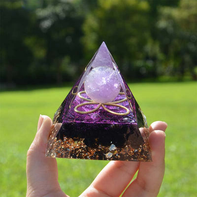 Amethyst-Kugel mit Obsidian-Orgon-Pyramide 