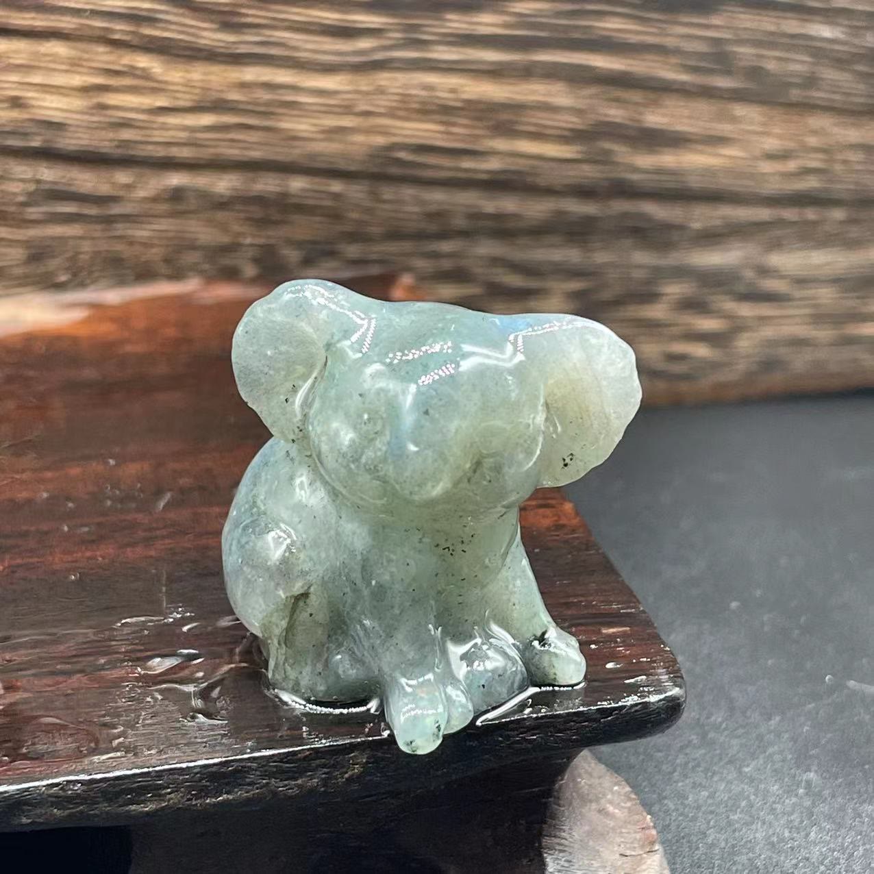 Olivenorma 1,2 Zoll geschnitzte niedliche Koala-Figur Edelsteindekoration