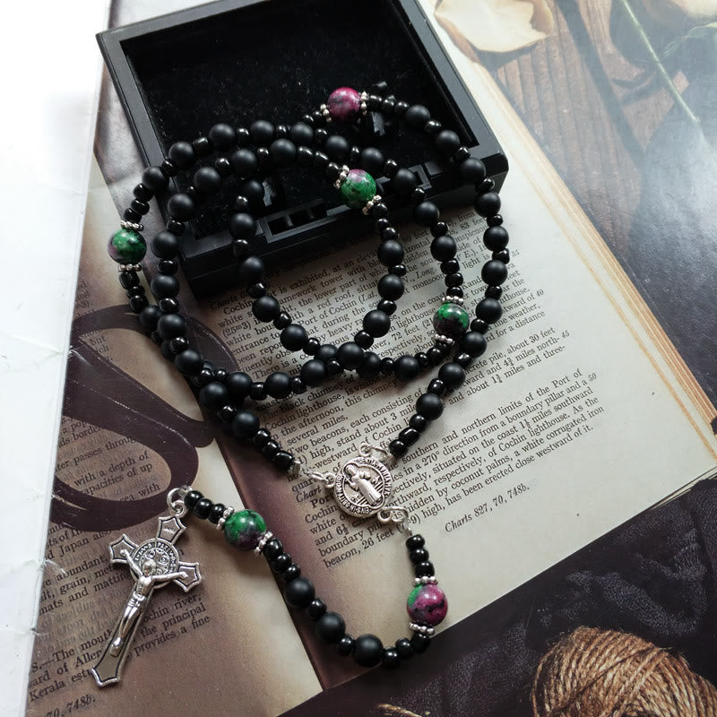 Olivenorma Rosary Halskette mit schwarzem Onyx und Rubin-Zoisit-Kreuz 