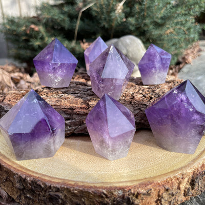 Olivenorma Amethyst Turmspitze Große klobige Obelisk Edelsteindekoration