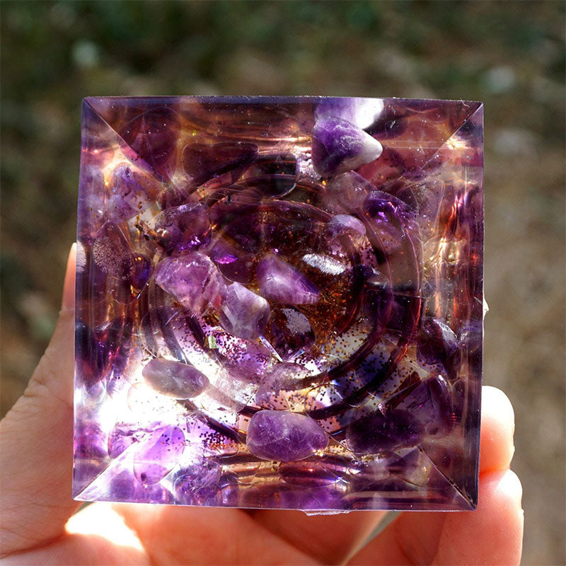 Olivenorma Tigerauge Kristallkugel mit Amethyst Orgon-Pyramide 